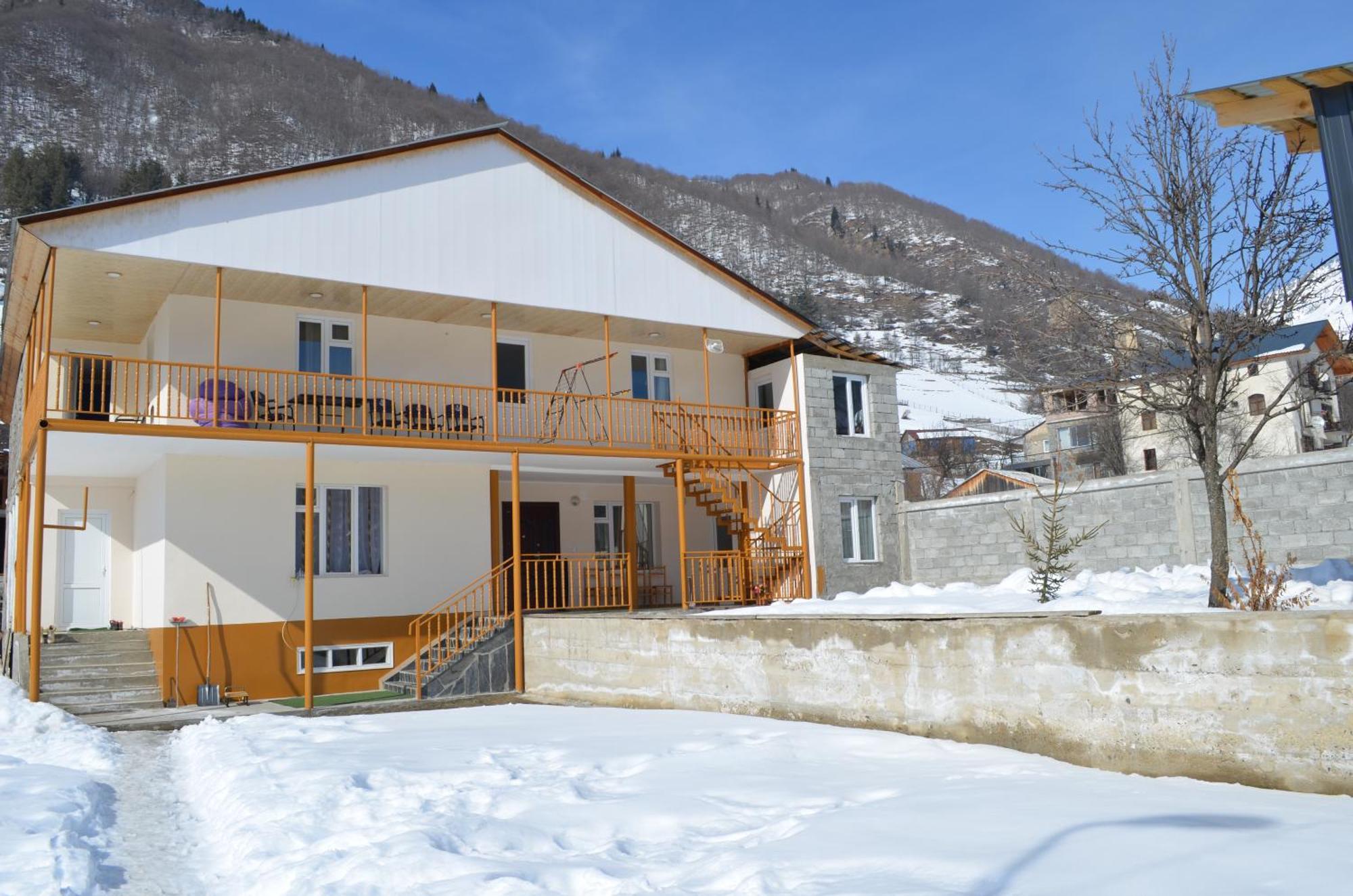 Guesthouse Qarim เมสเตีย ภายนอก รูปภาพ