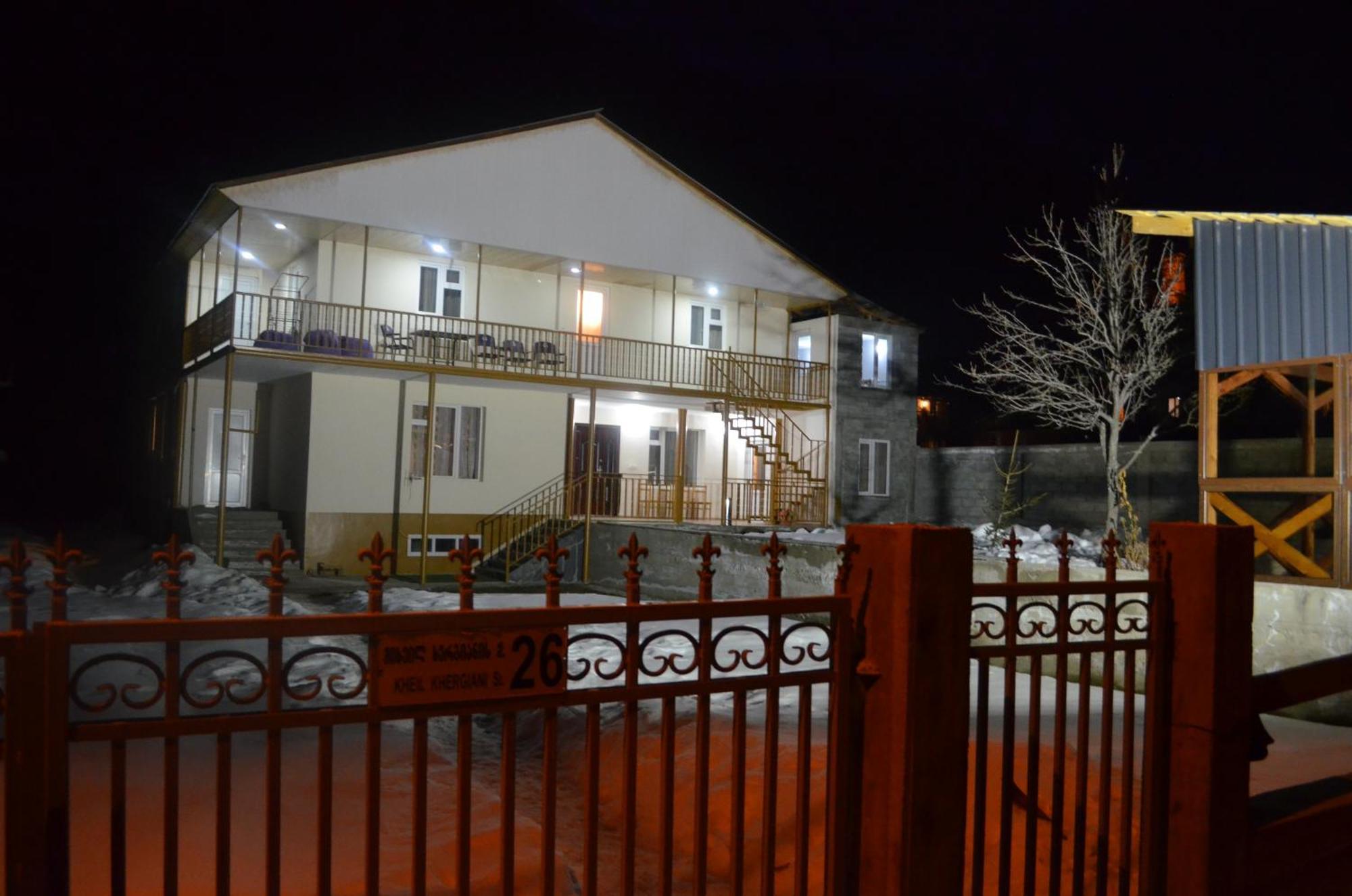 Guesthouse Qarim เมสเตีย ภายนอก รูปภาพ