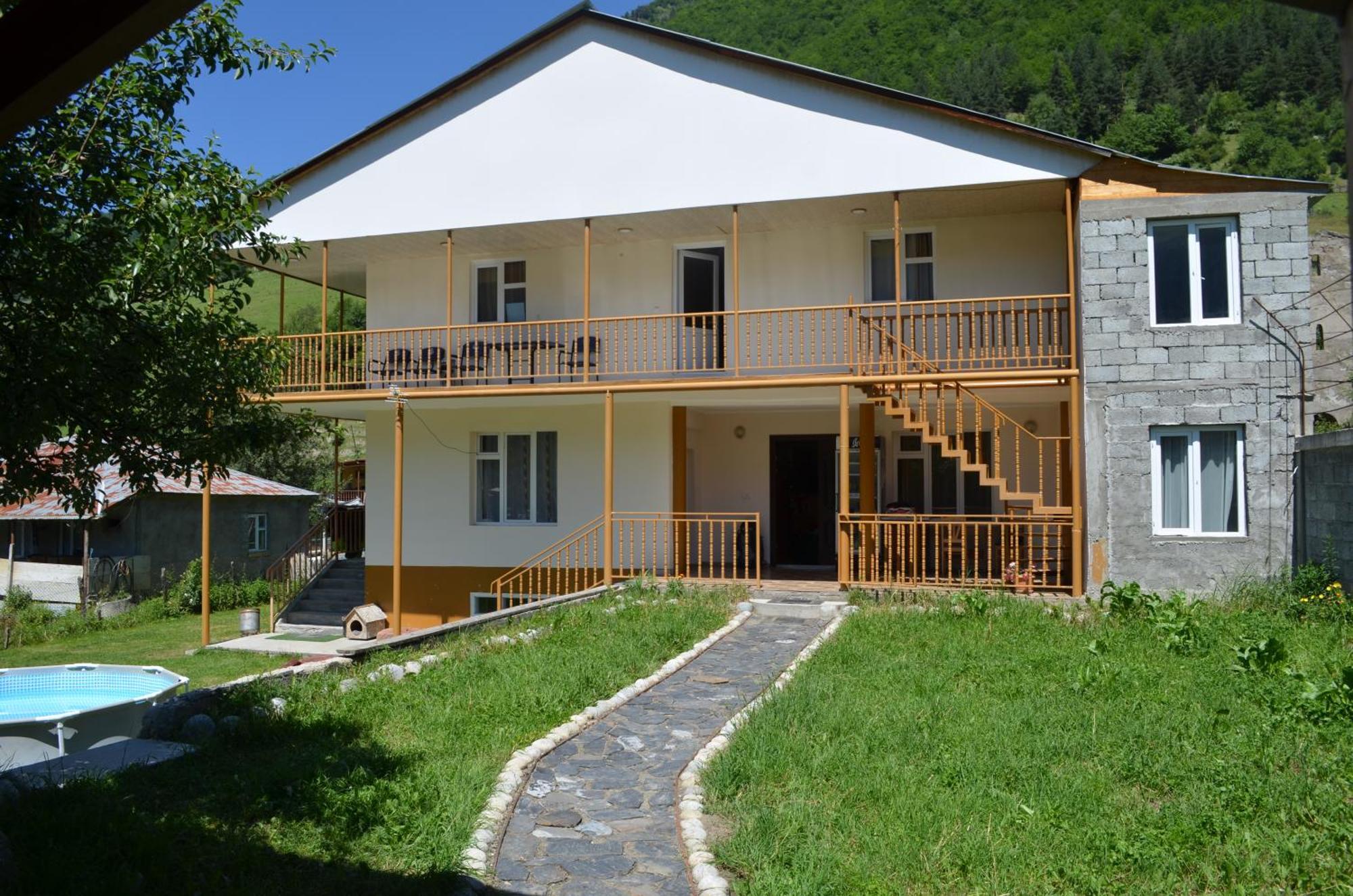 Guesthouse Qarim เมสเตีย ภายนอก รูปภาพ