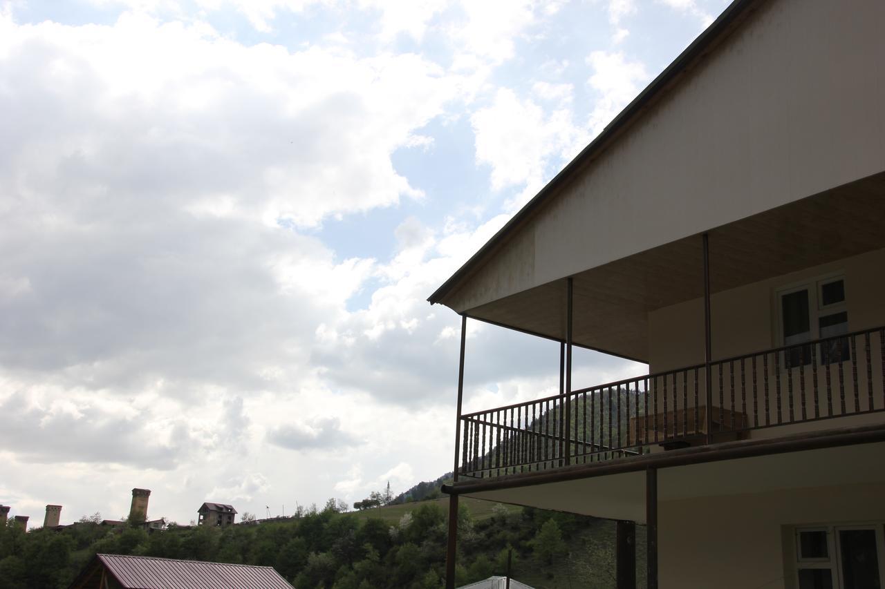 Guesthouse Qarim เมสเตีย ภายนอก รูปภาพ