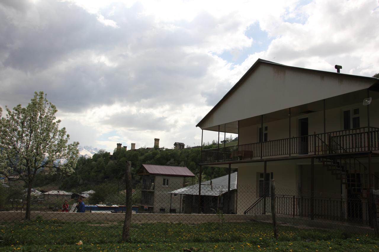Guesthouse Qarim เมสเตีย ภายนอก รูปภาพ